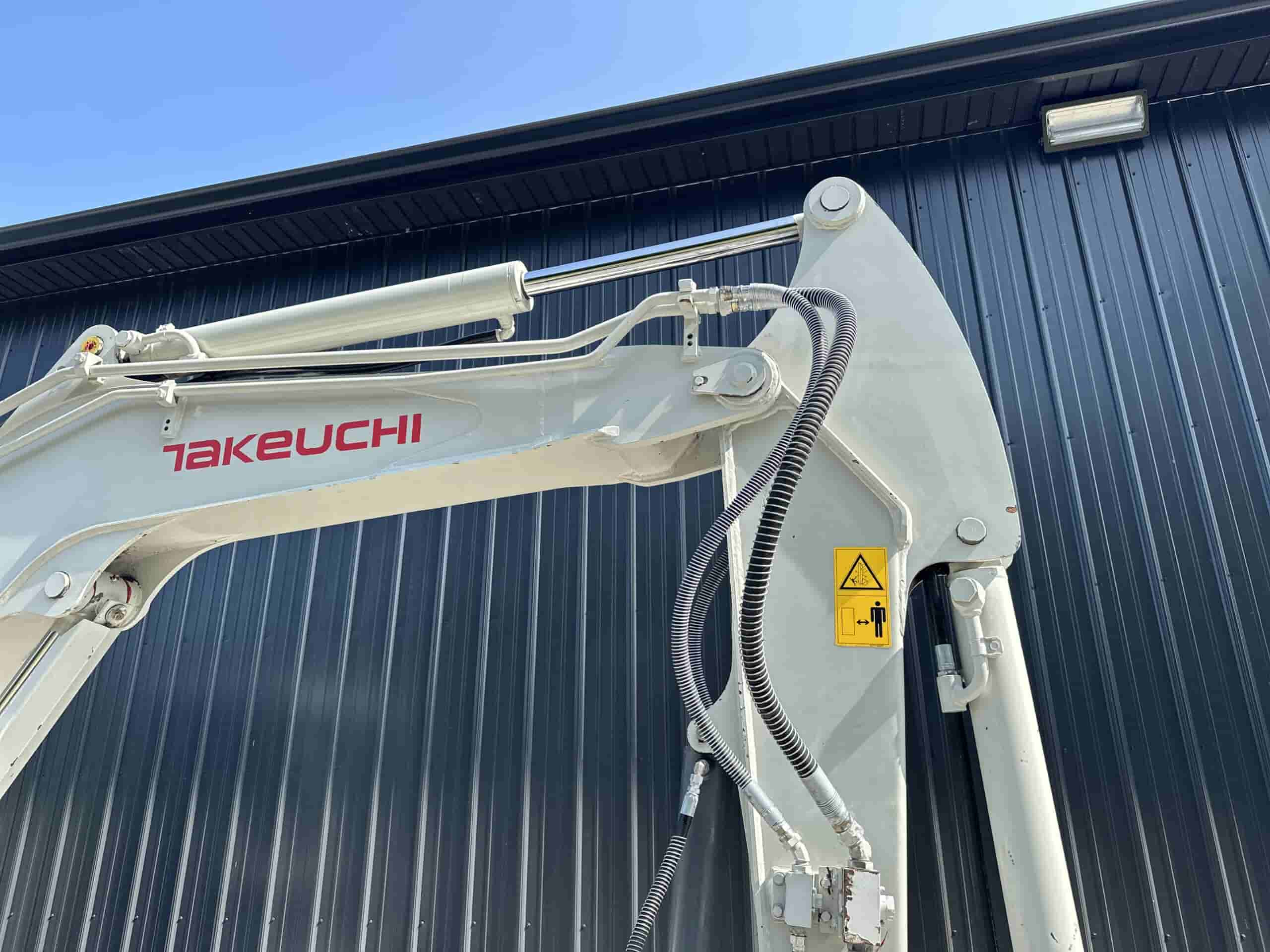 2017 Takeuchi TB260
